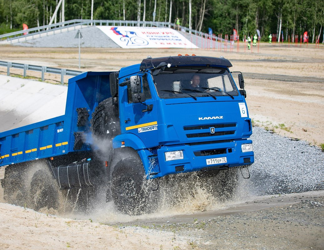 Водитель грузового автомобиля